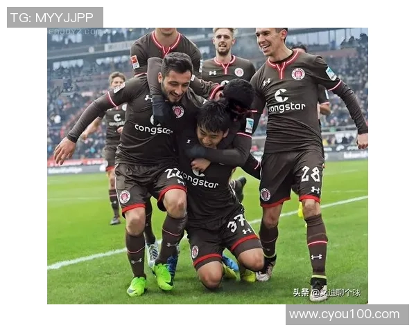 天主大学与格雷米奥的激烈对决揭示足球魅力与团队精神的完美结合 天主大学与格雷米奥的激烈对决揭示足球魅力与团队精神的完美结合